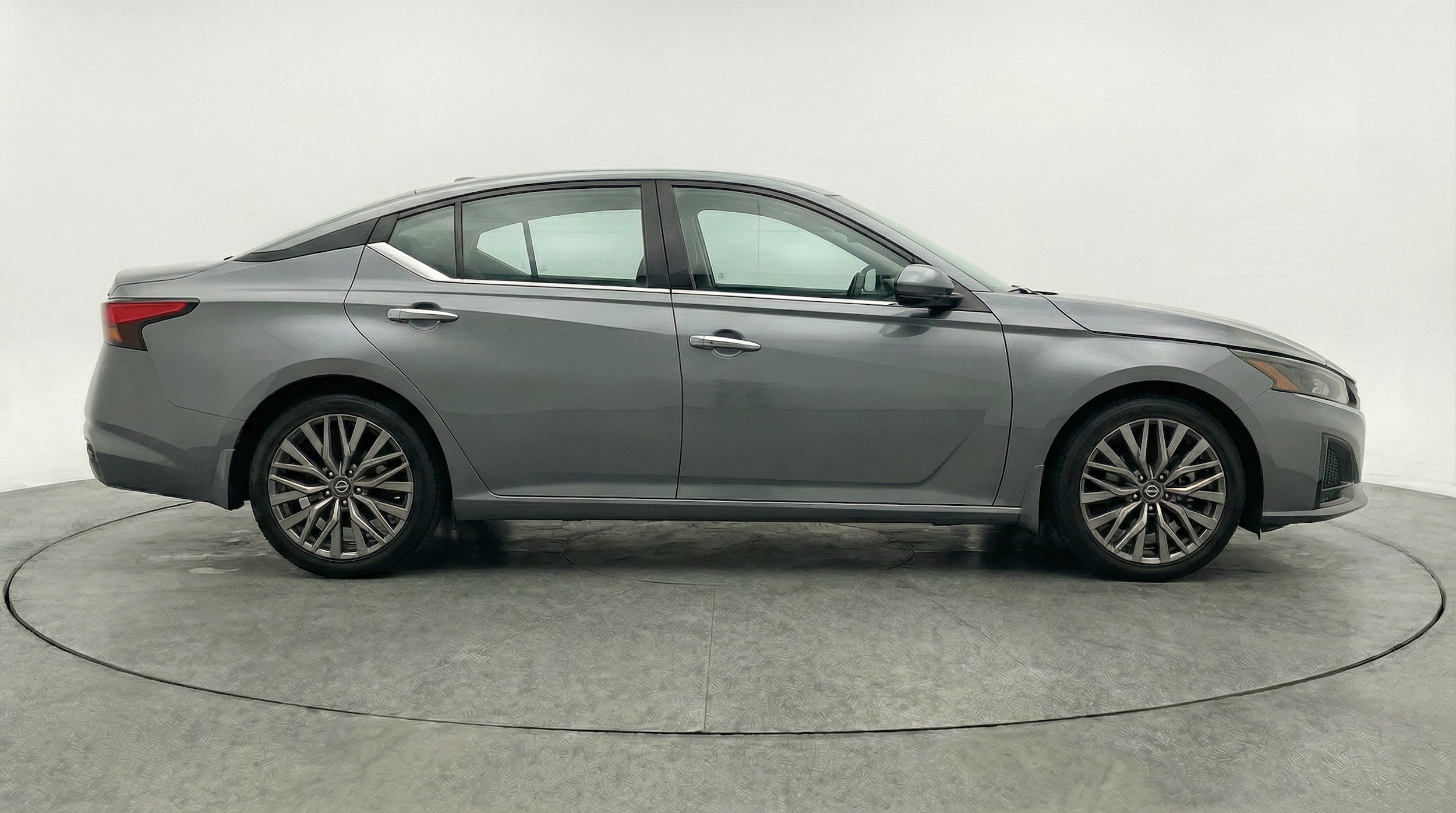 Thumbnail: 2025 Nissan Altima - 8