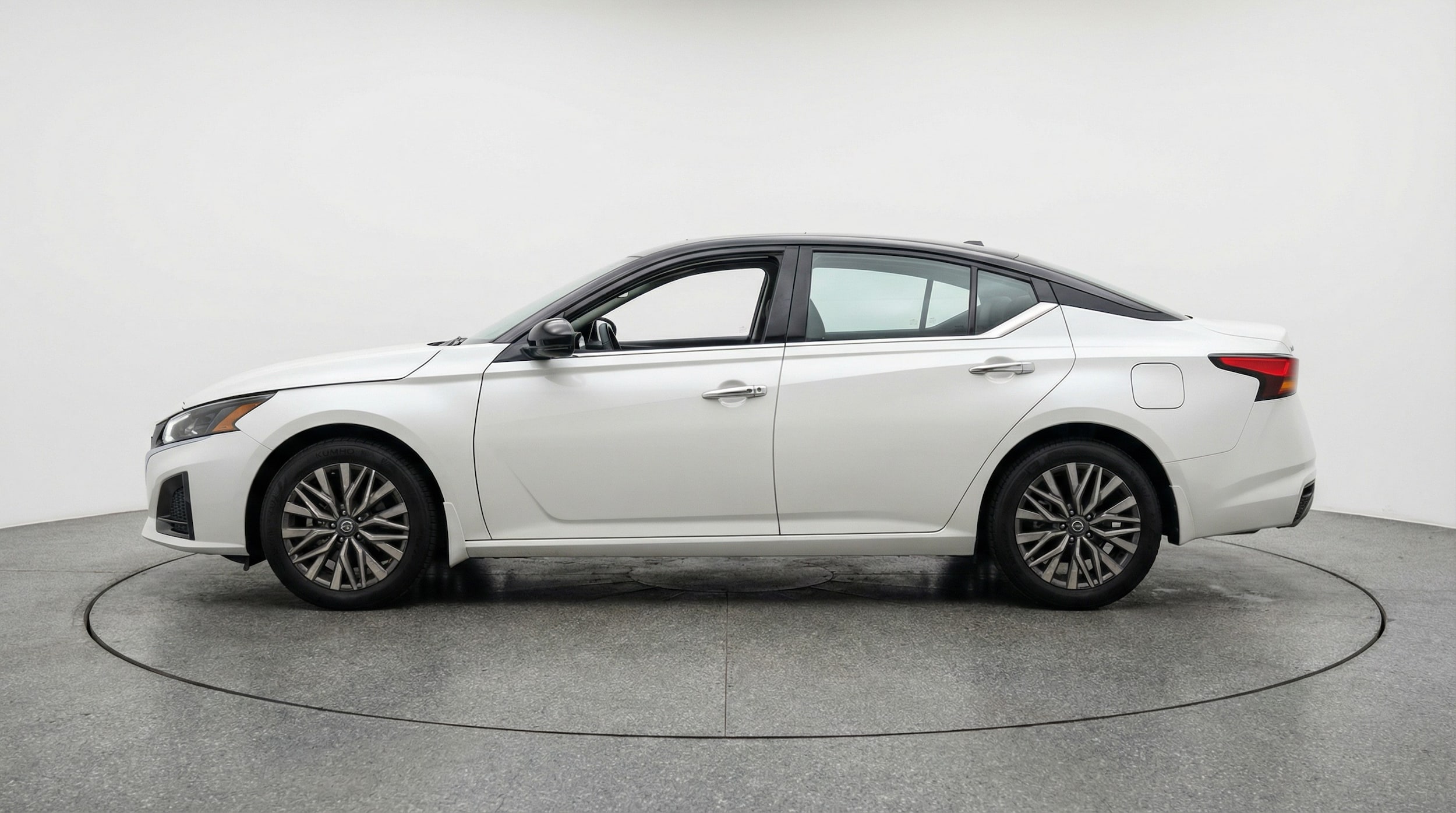 Thumbnail: 2025 Nissan Altima - 4