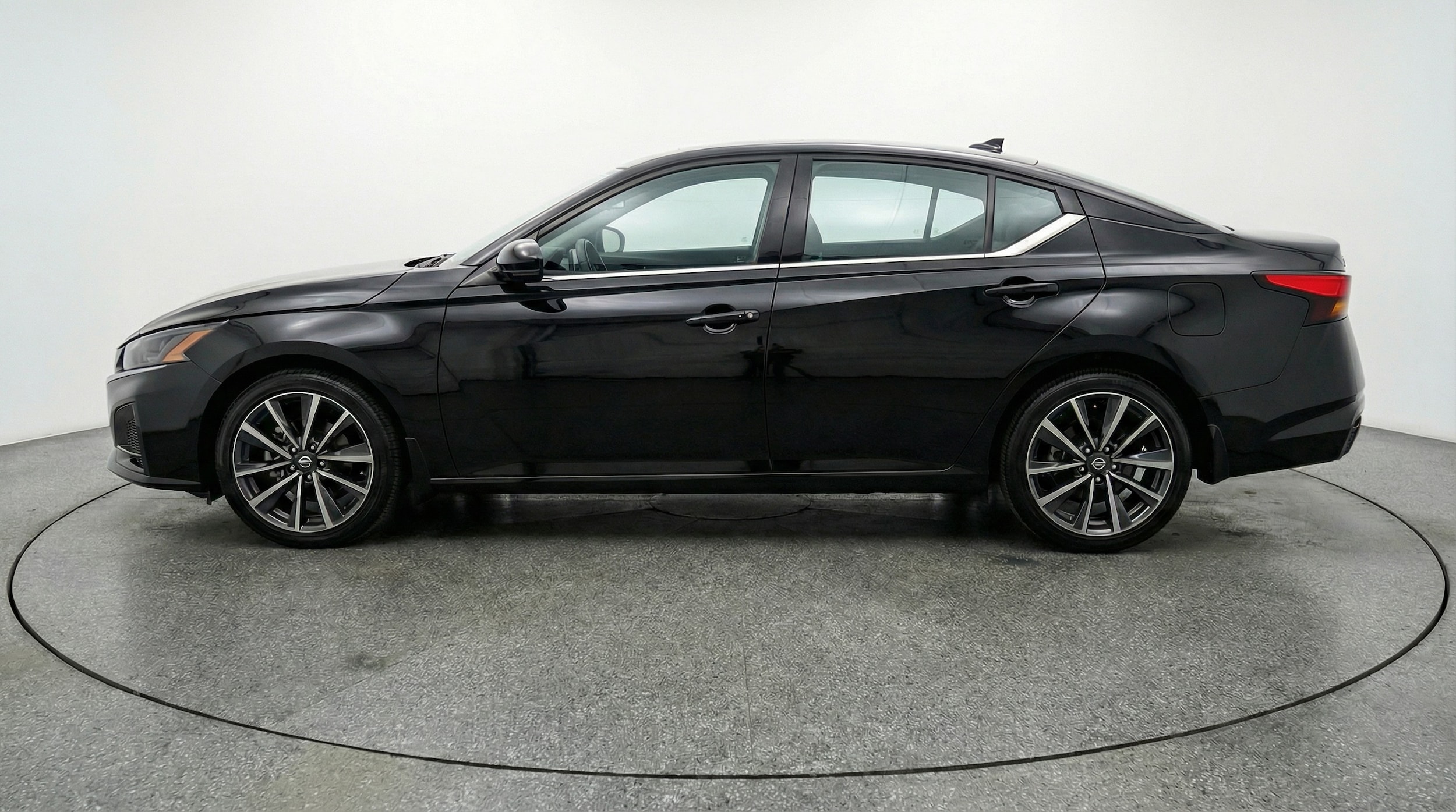 Thumbnail: 2025 Nissan Altima - 4