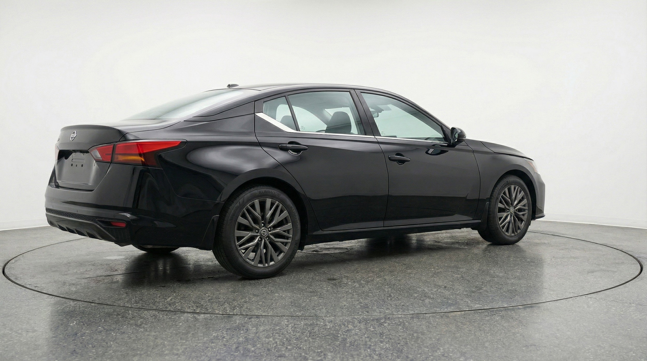 Thumbnail: 2025 Nissan Altima - 9