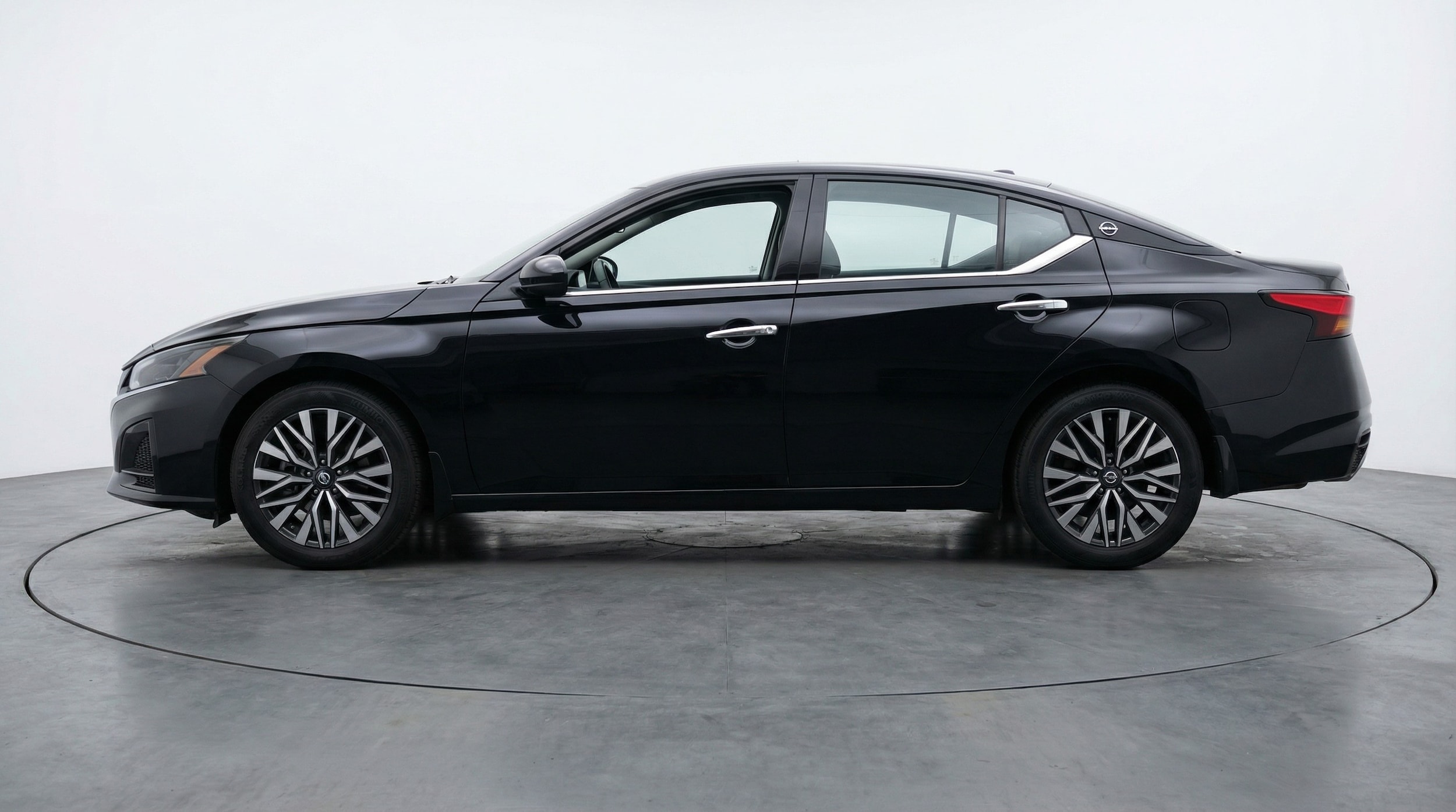 Thumbnail: 2025 Nissan Altima - 4