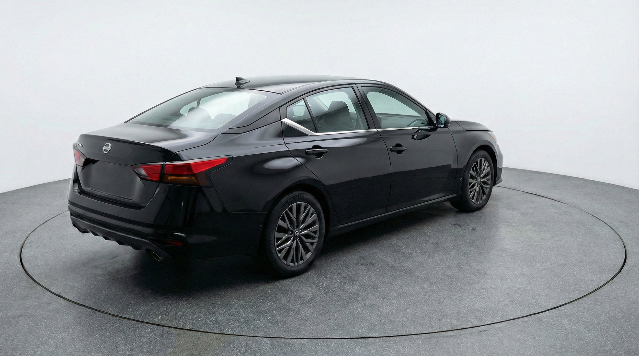 Thumbnail: 2025 Nissan Altima - 9