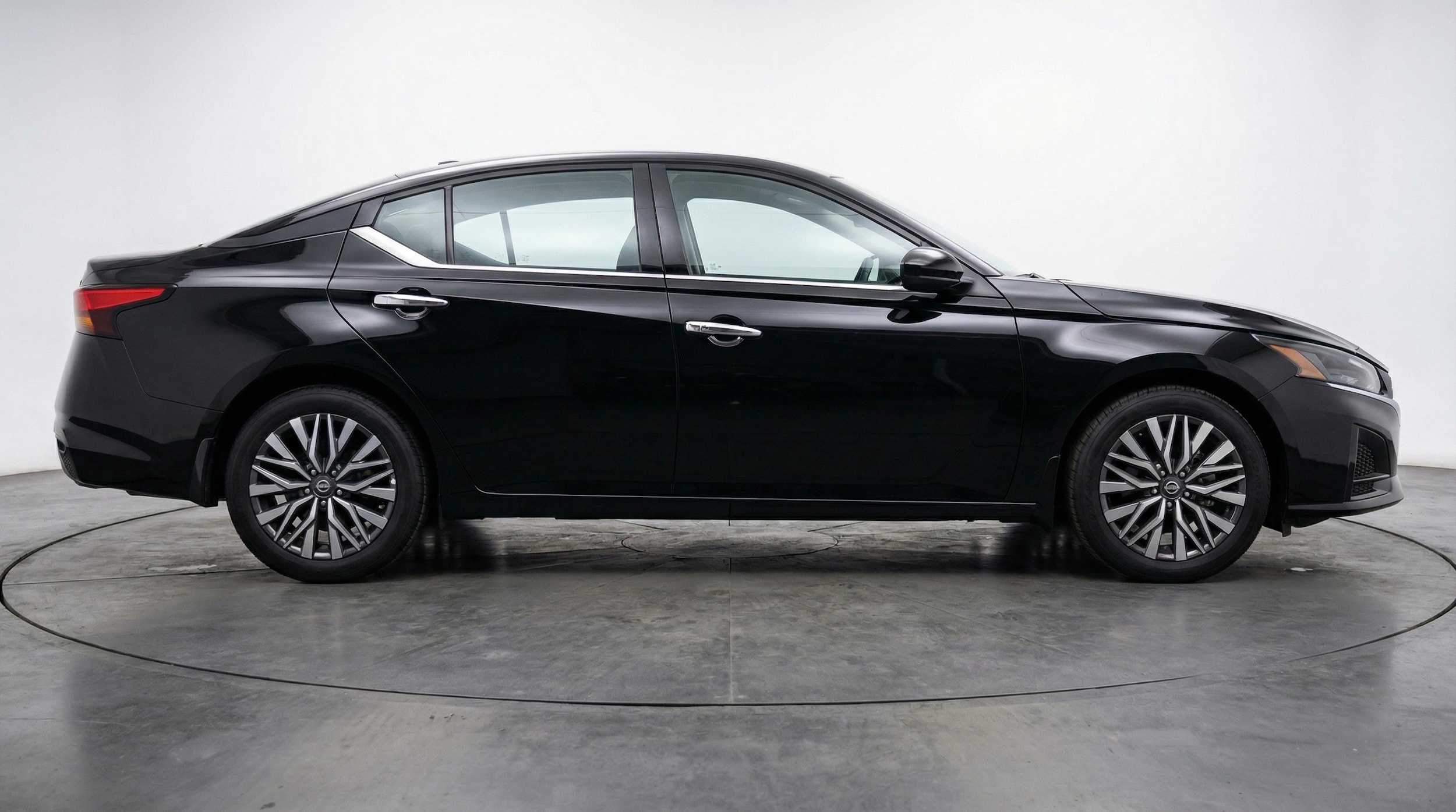 Thumbnail: 2025 Nissan Altima - 8