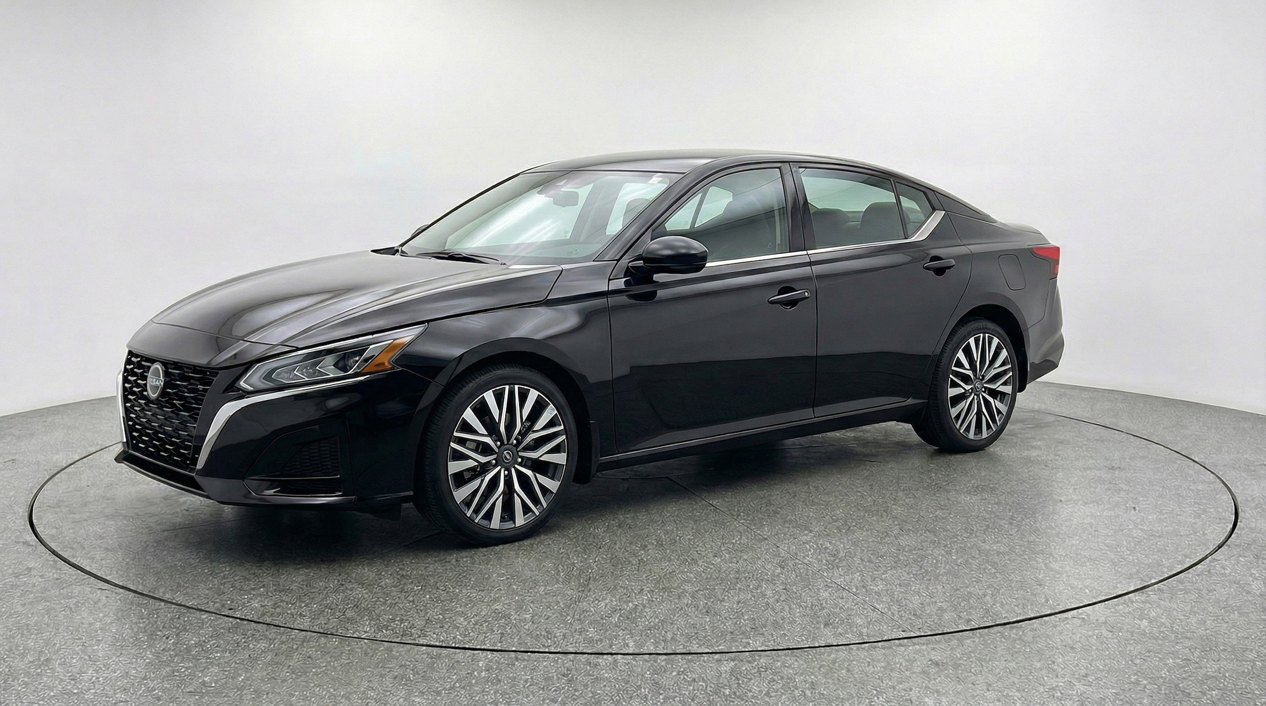 Thumbnail: 2025 Nissan Altima - 3