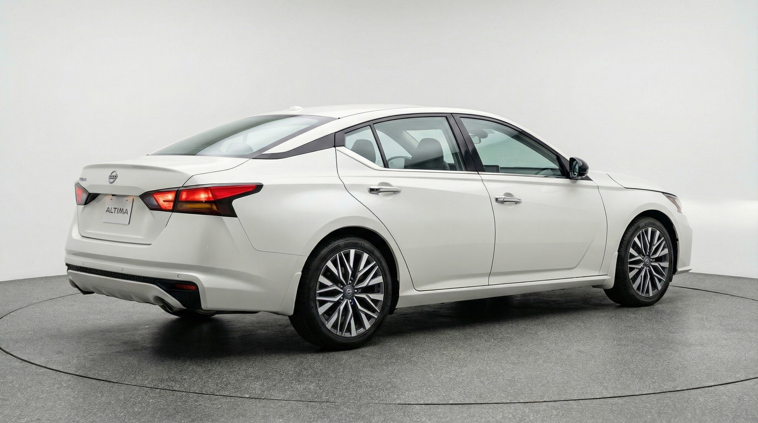 Thumbnail: 2025 Nissan Altima - 9