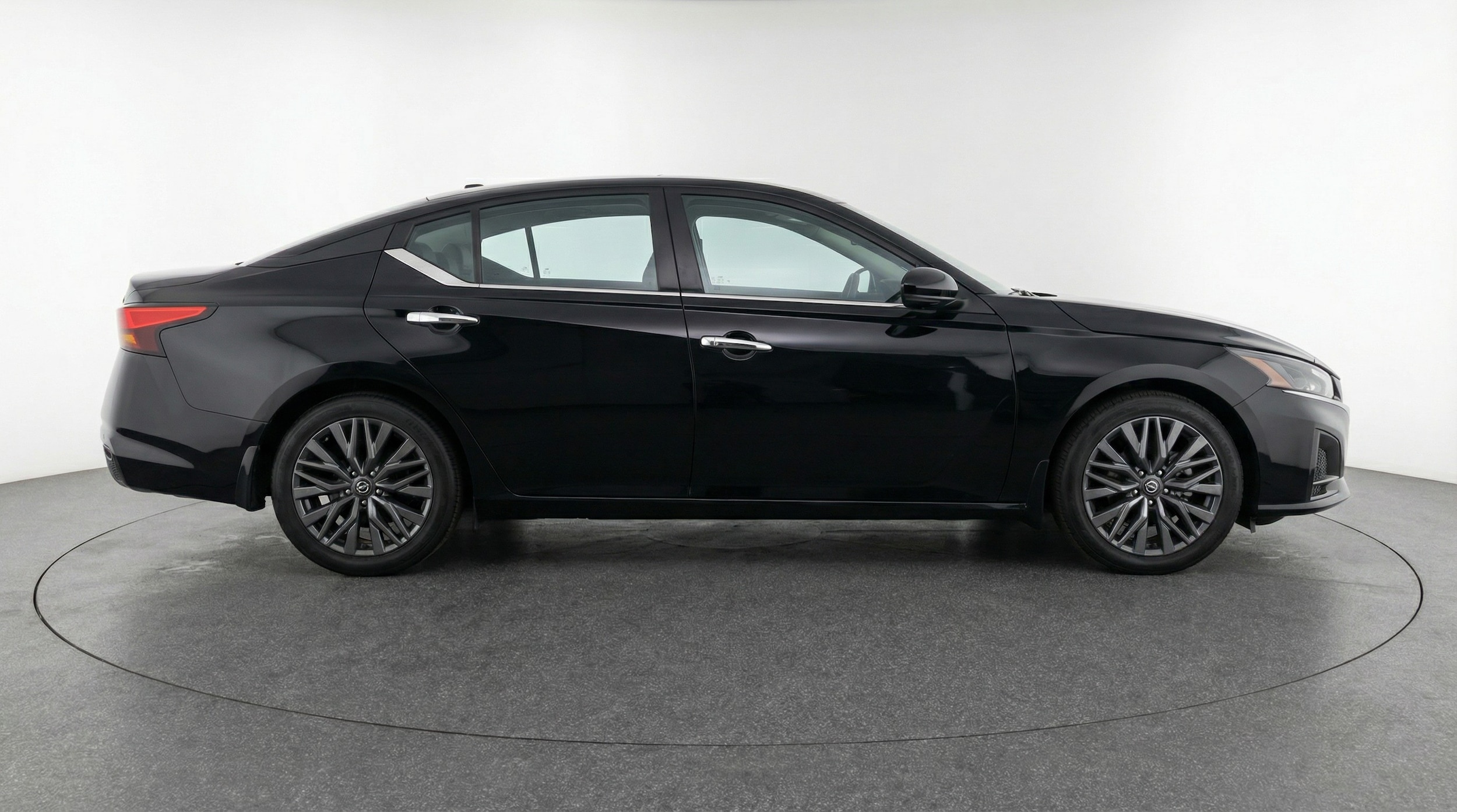 Thumbnail: 2025 Nissan Altima - 8