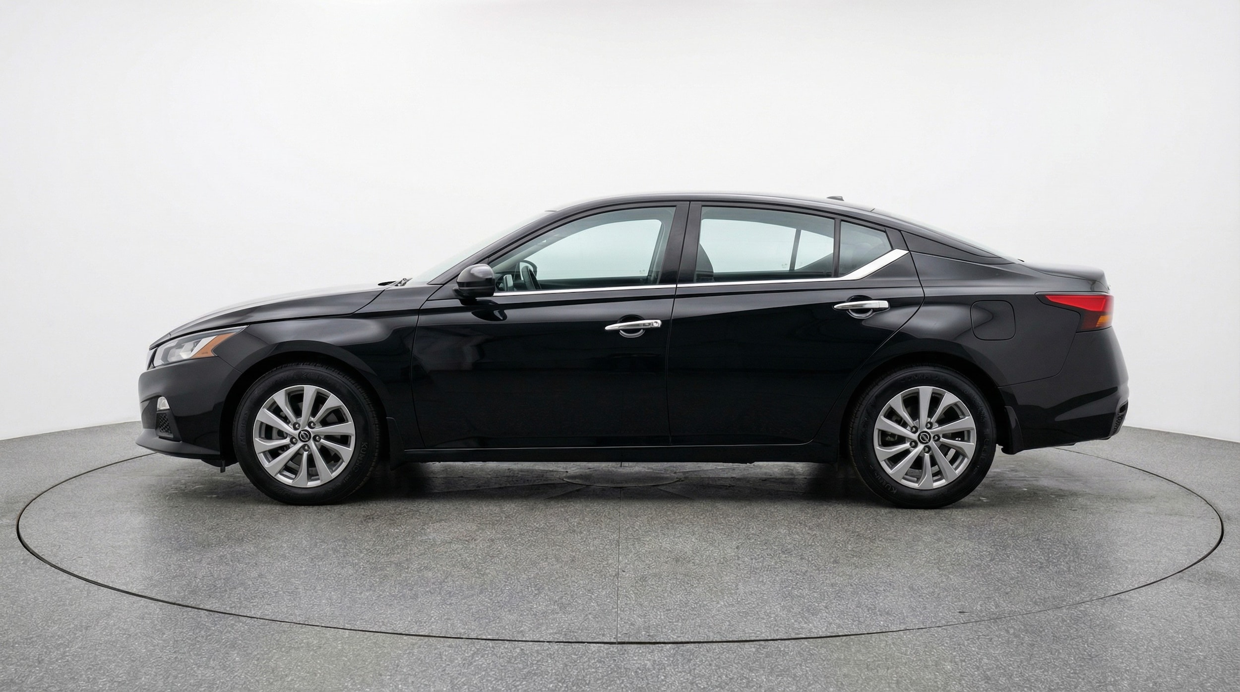 Thumbnail: 2025 Nissan Altima - 4