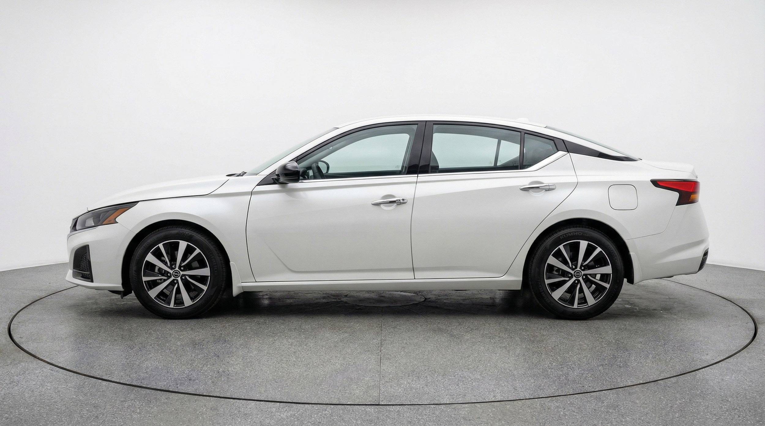 Thumbnail: 2025 Nissan Altima - 5