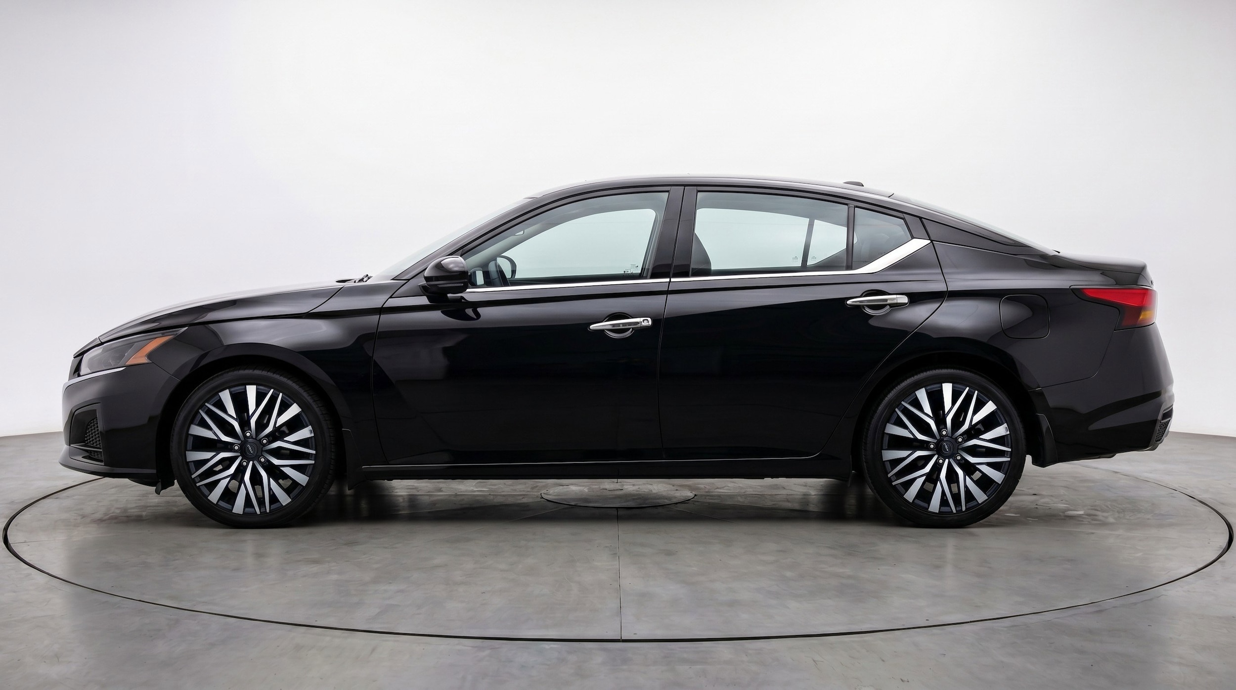 Thumbnail: 2025 Nissan Altima - 5