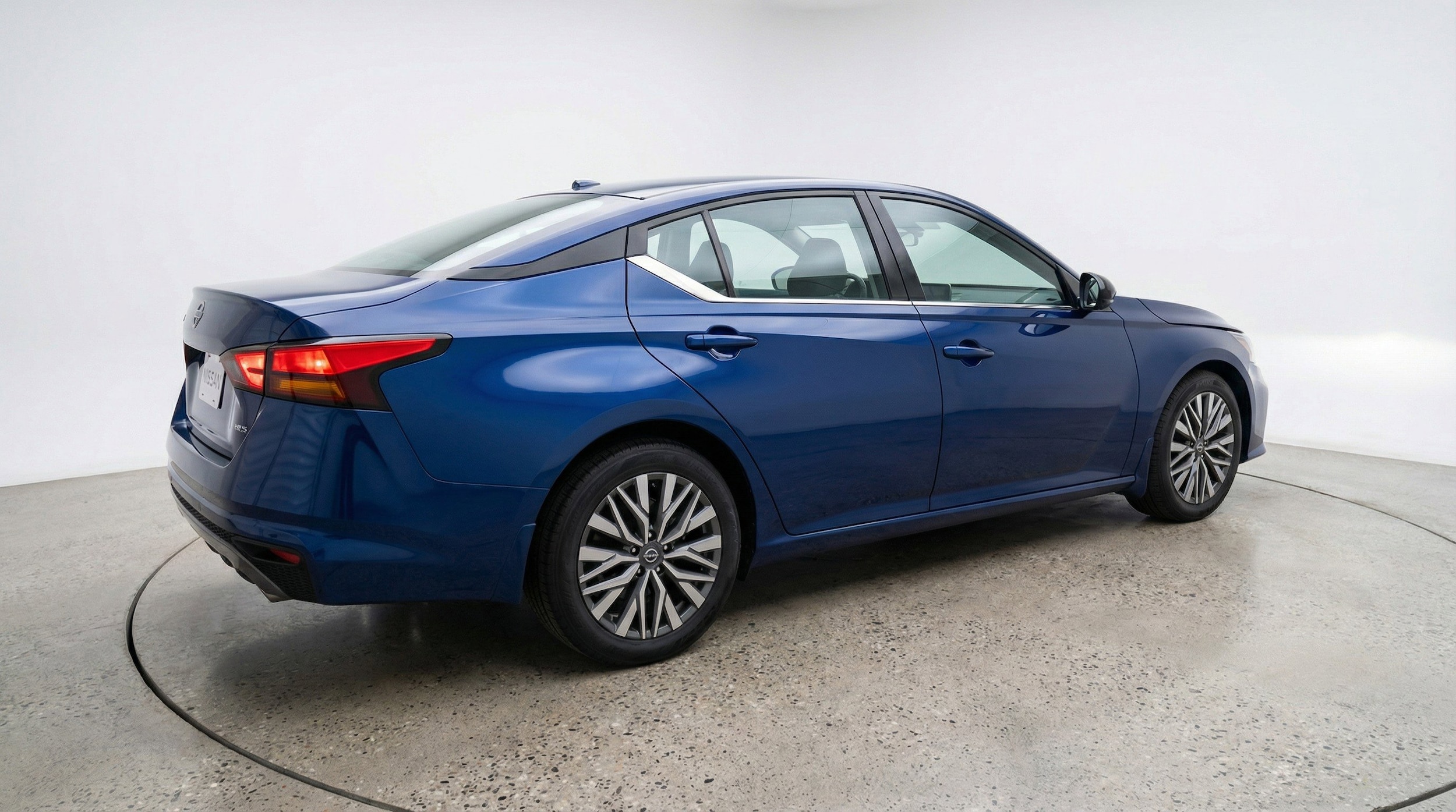 Thumbnail: 2025 Nissan Altima - 9
