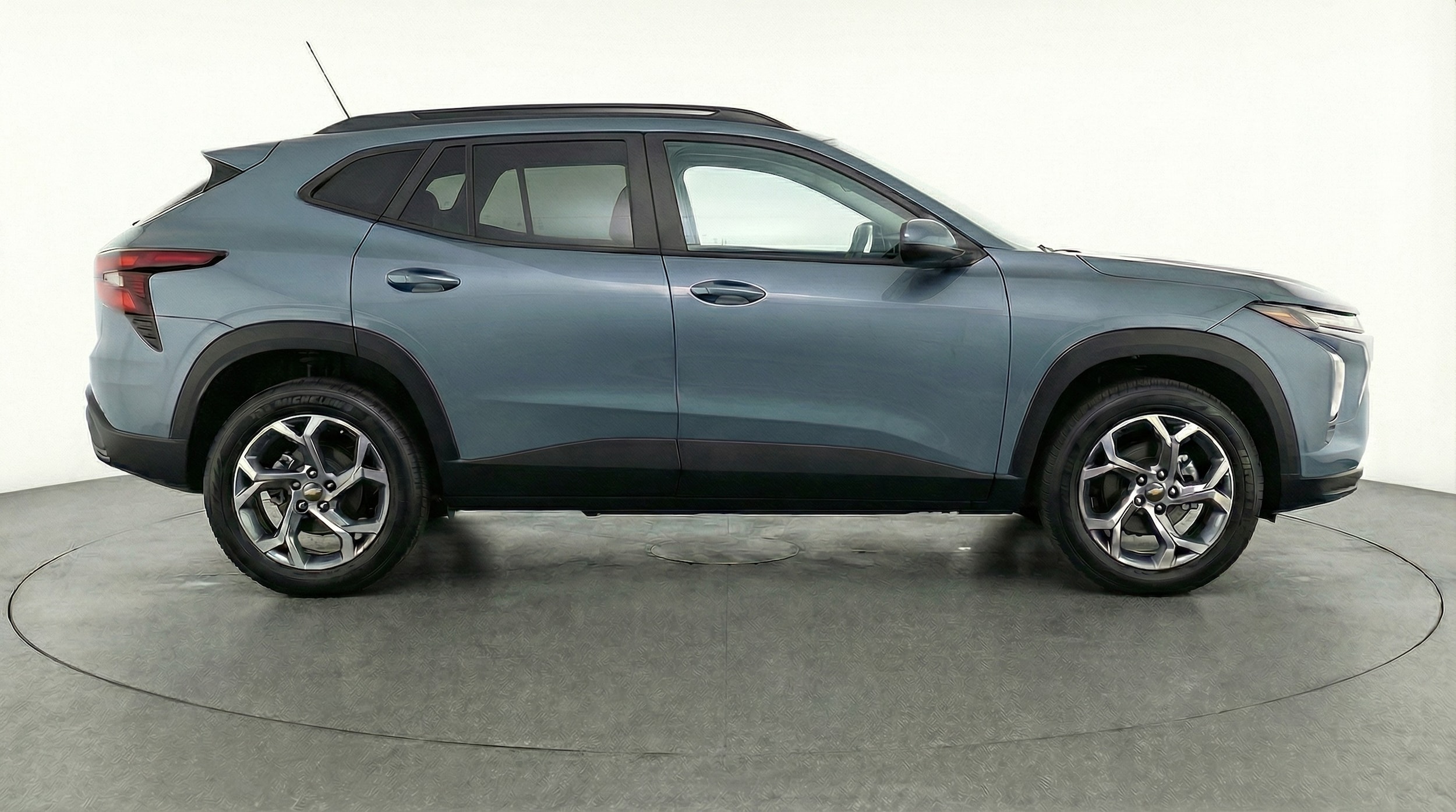 Thumbnail: 2025 Chevrolet Trax - 8