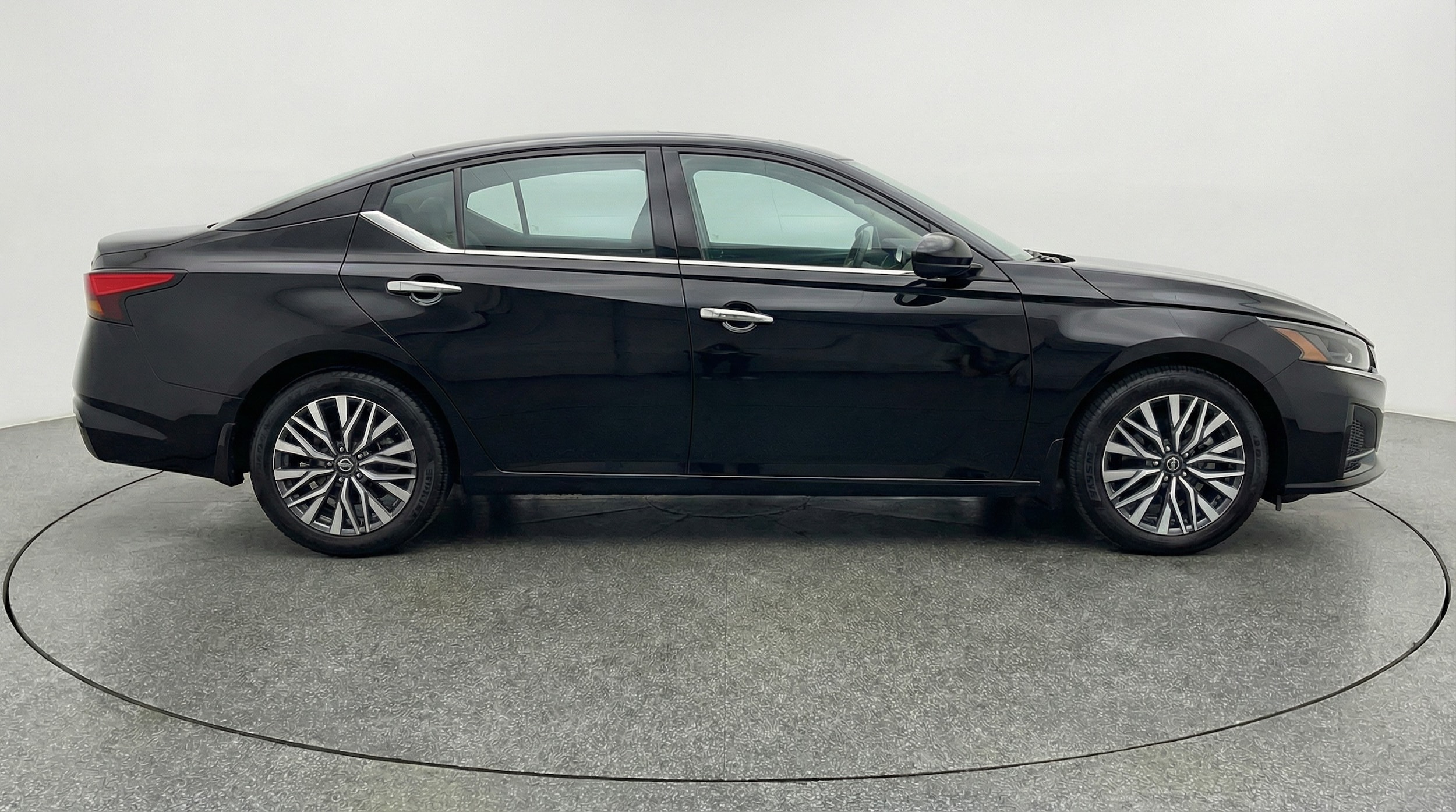 Thumbnail: 2025 Nissan Altima - 8