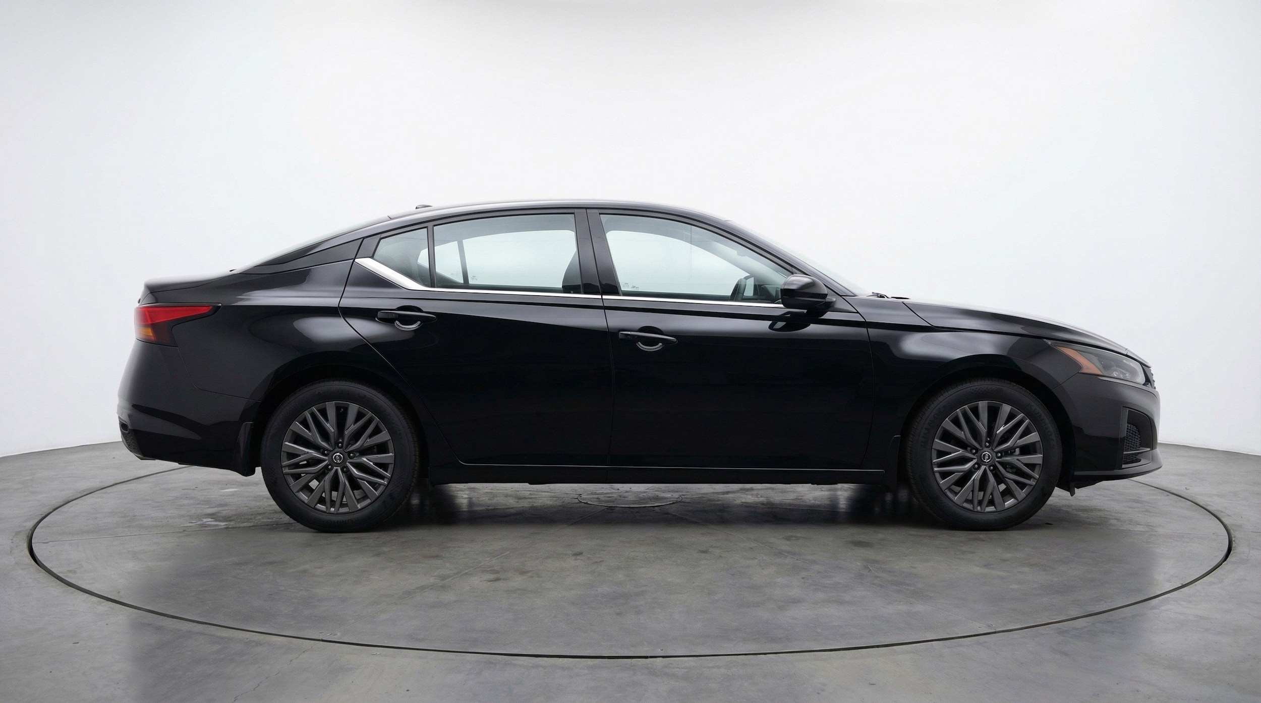 Thumbnail: 2025 Nissan Altima - 11