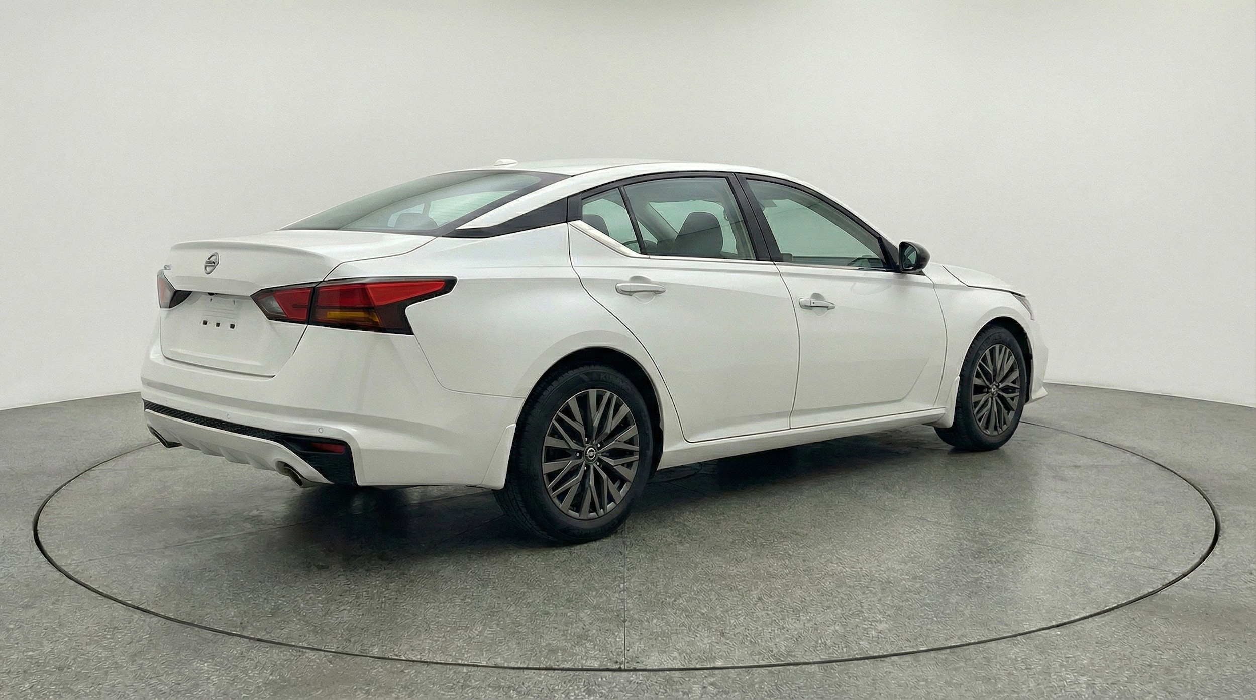 Thumbnail: 2025 Nissan Altima - 9