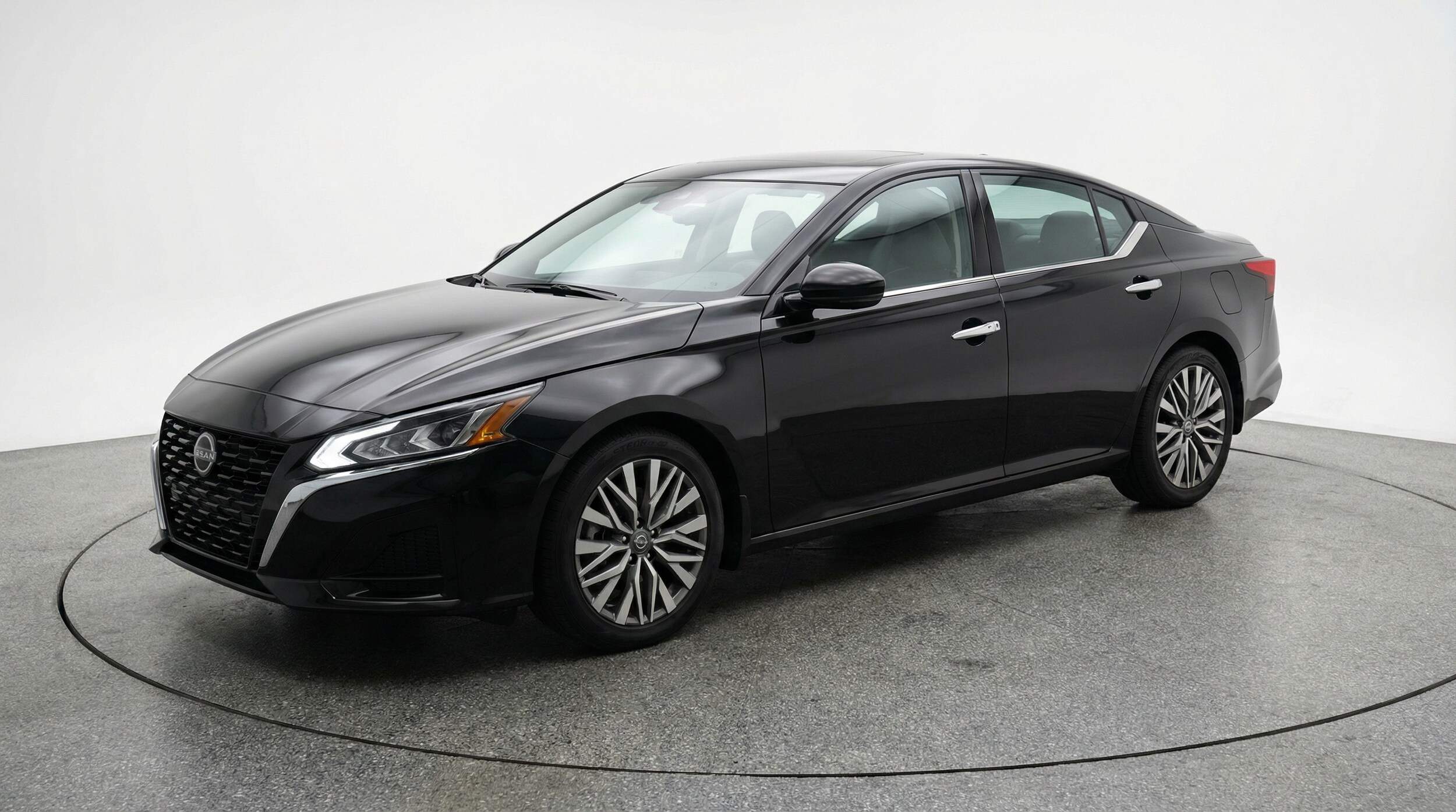 Thumbnail: 2025 Nissan Altima - 3