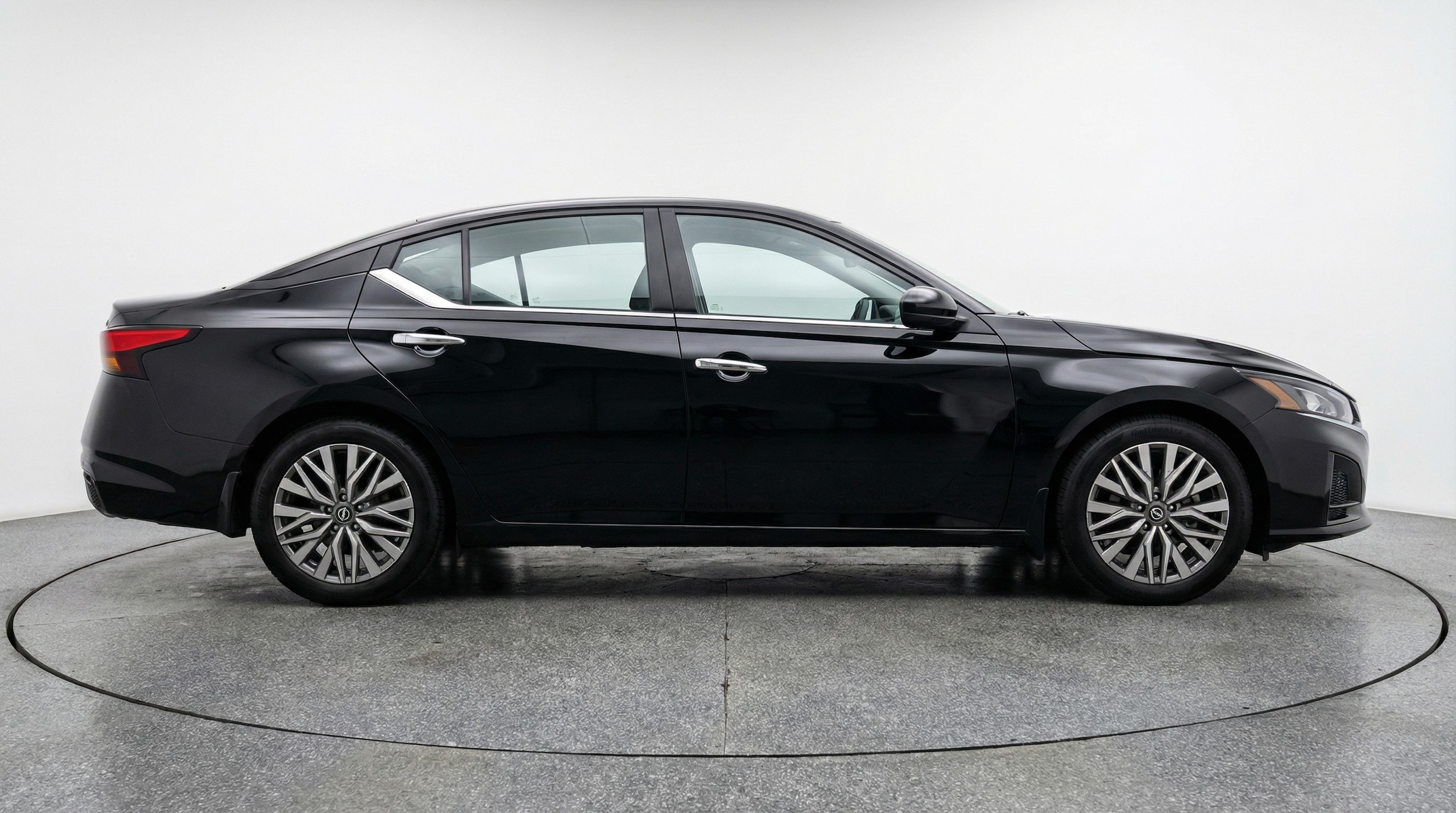 Thumbnail: 2025 Nissan Altima - 8