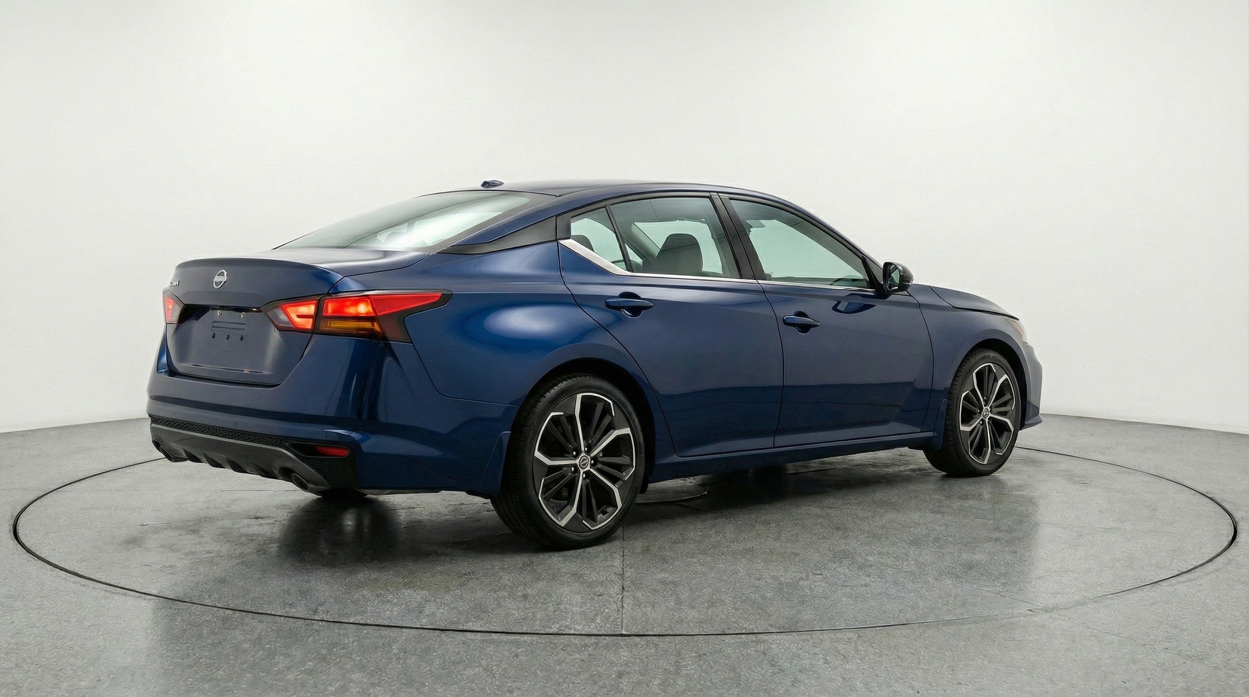 Thumbnail: 2025 Nissan Altima - 9