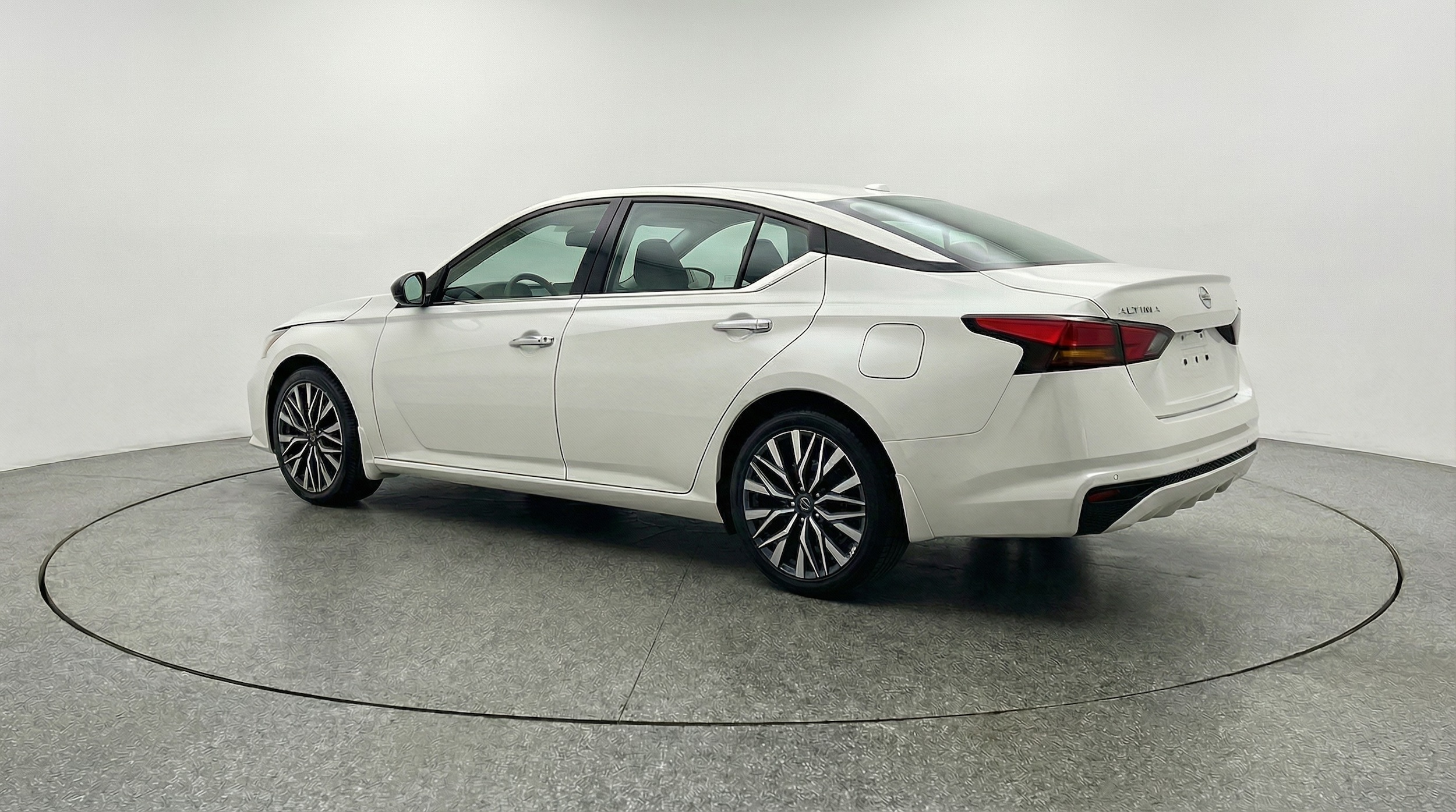 Thumbnail: 2025 Nissan Altima - 5