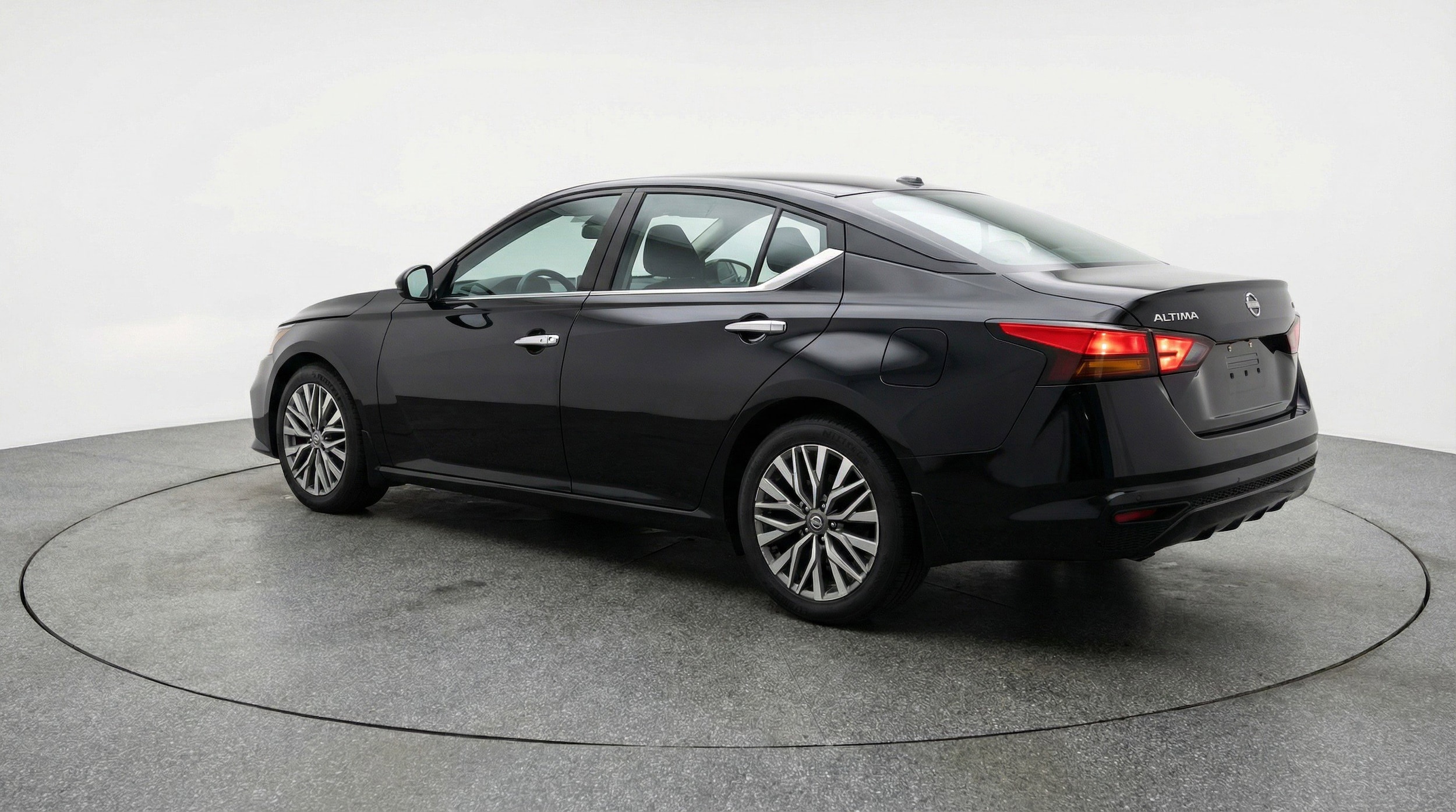 Thumbnail: 2025 Nissan Altima - 6