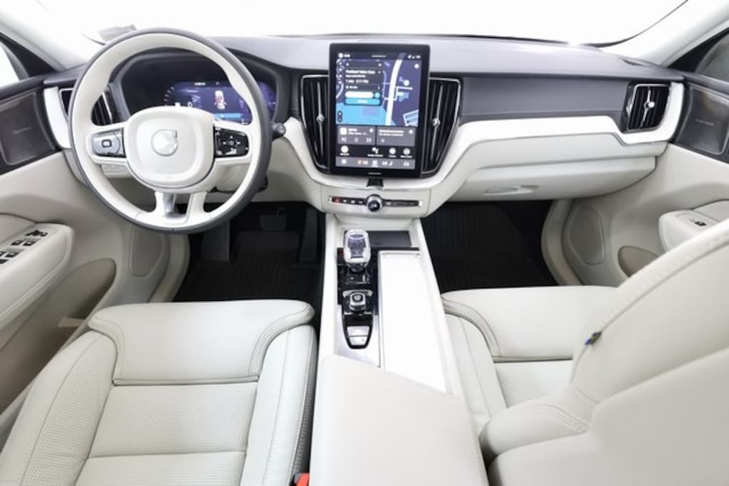 New 2026 Volvo XC60 plug-in hybrid T8 Ultra SUV