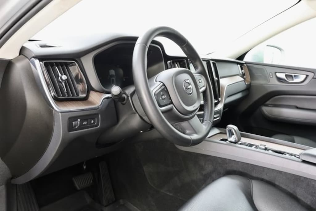 Certified 2022 Volvo XC60 Recharge Plug-In Hybrid T8 Inscription Expression Extended Range SUV