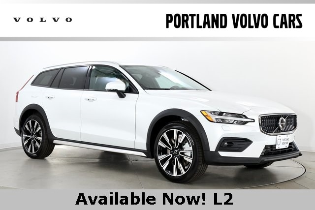2026 Volvo V60 Cross Country Ultra's photo