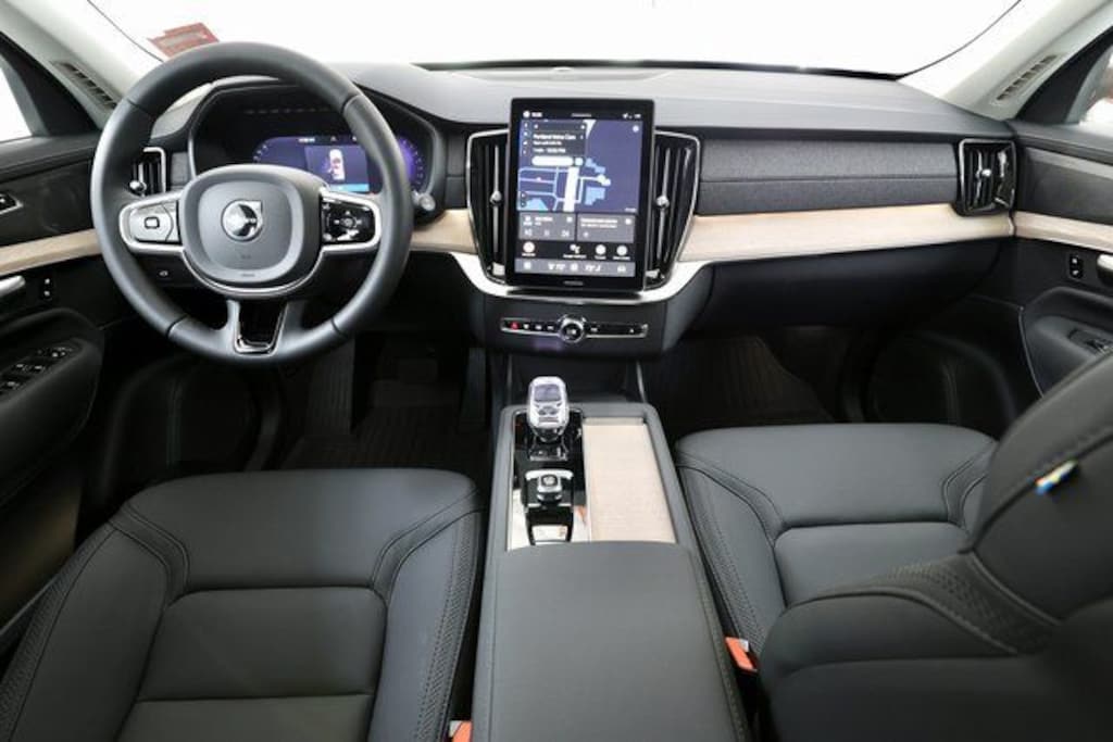 New 2026 Volvo XC90 B6 Plus 7-Seater SUV