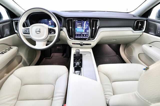 2026 Volvo V60 Cross Country B5 Plus photo 2