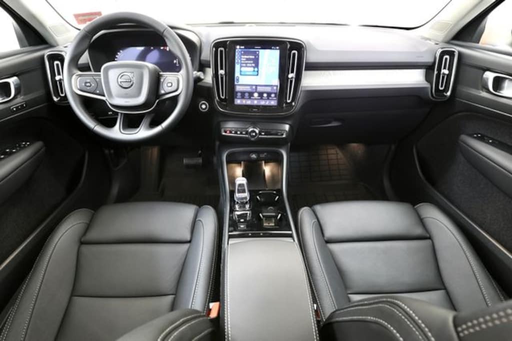 New 2026 Volvo XC40 B5 Plus SUV