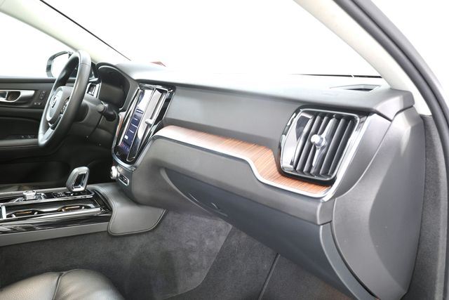 2025 Volvo S60 Plus - Photo 22