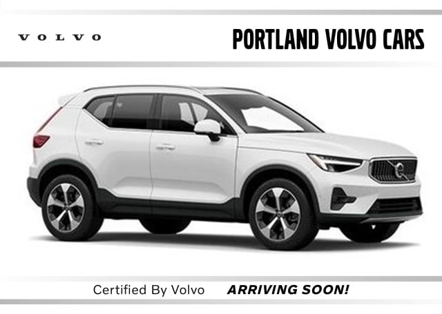2025 Volvo XC40 Core's photo