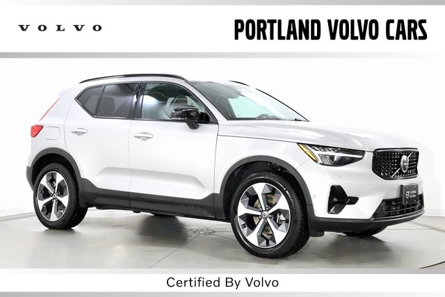 2025 Volvo XC40 Plus's photo