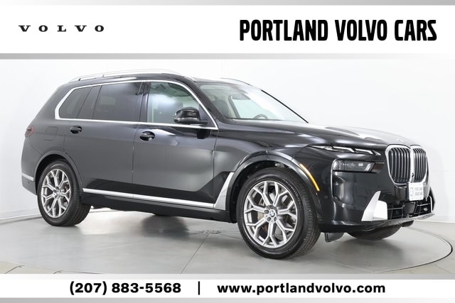2023 BMW X7 40i's photo