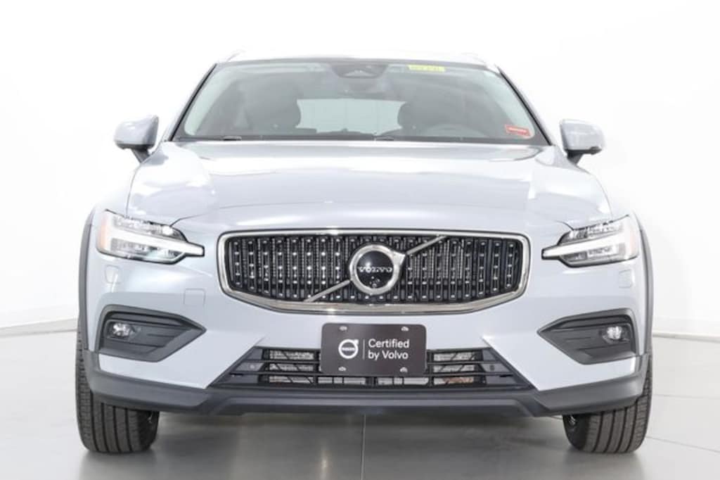 Certified 2025 Volvo V60 Cross Country B5 Plus Wagon