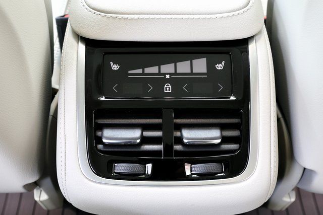 2026 Volvo XC90 Ultra - Photo 16