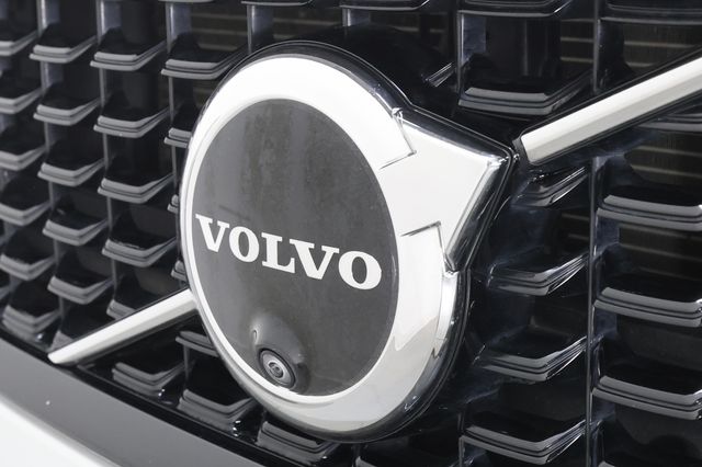 2025 Volvo S60 Plus - Photo 14