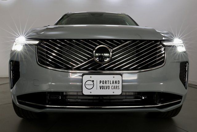 2026 Volvo XC90 Plus - Photo 27