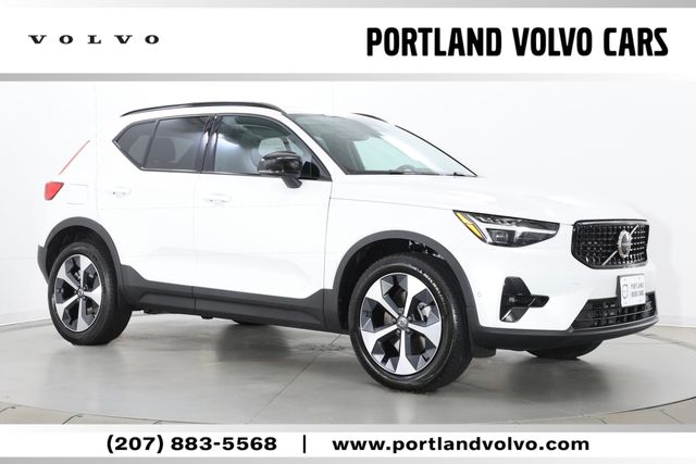 2026 Volvo XC40 B5 Plus Dark AWD's photo