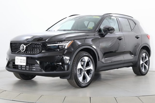 2026 Volvo XC40 Plus photo 4