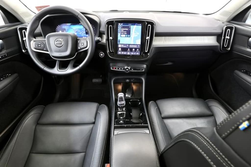 Certified 2025 Volvo XC40 B5 Plus Bright Theme SUV
