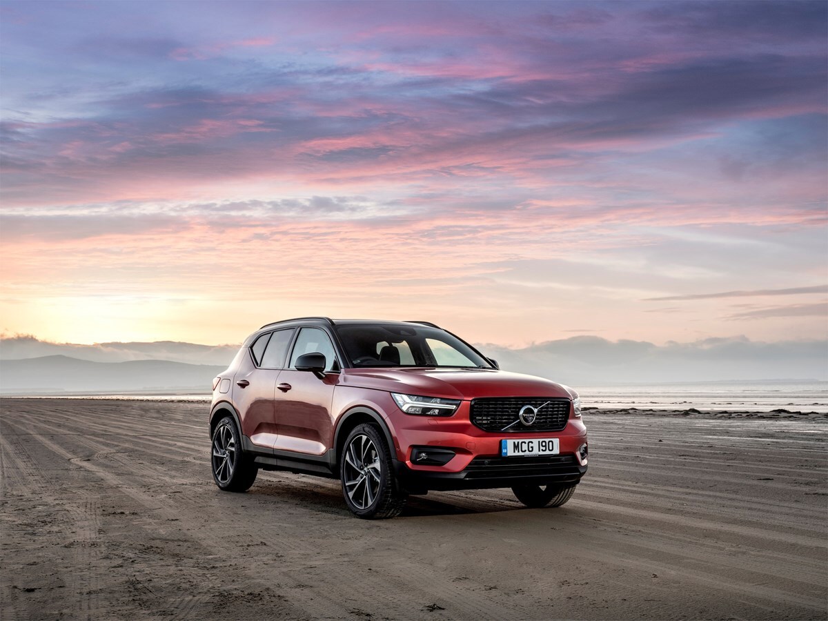 XC40_Sunset1.jpg