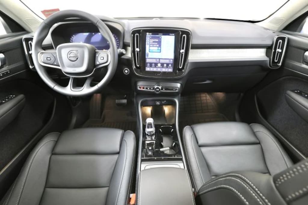 New 2026 Volvo XC40 B5 Plus SUV