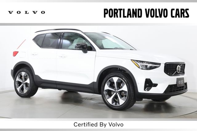 2025 Volvo XC40