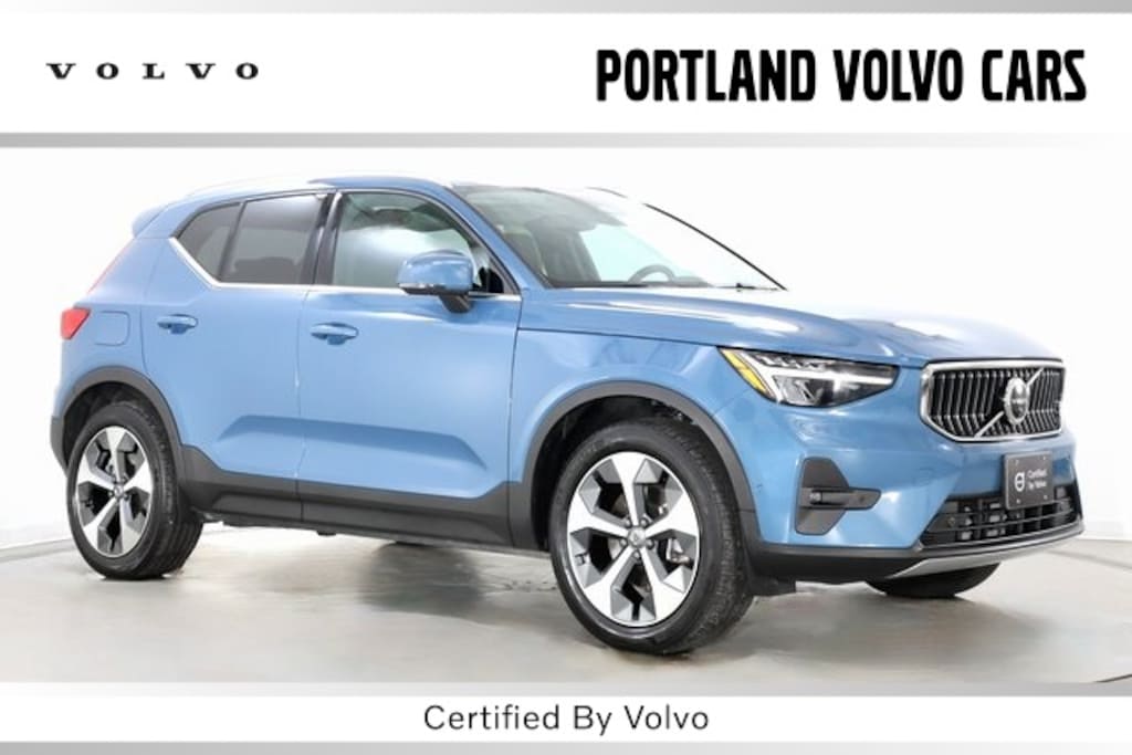 Certified 2025 Volvo XC40 B5 Plus Bright Theme SUV