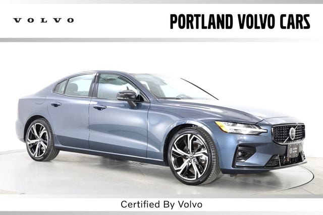 2025 Volvo S60 B5 Plus Dark AWD's photo