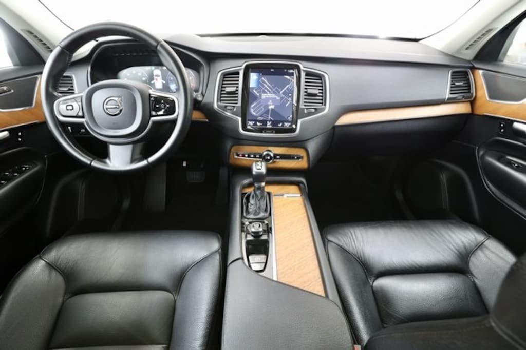 Certified 2022 Volvo XC90 T6 AWD Momentum 7 Seater SUV