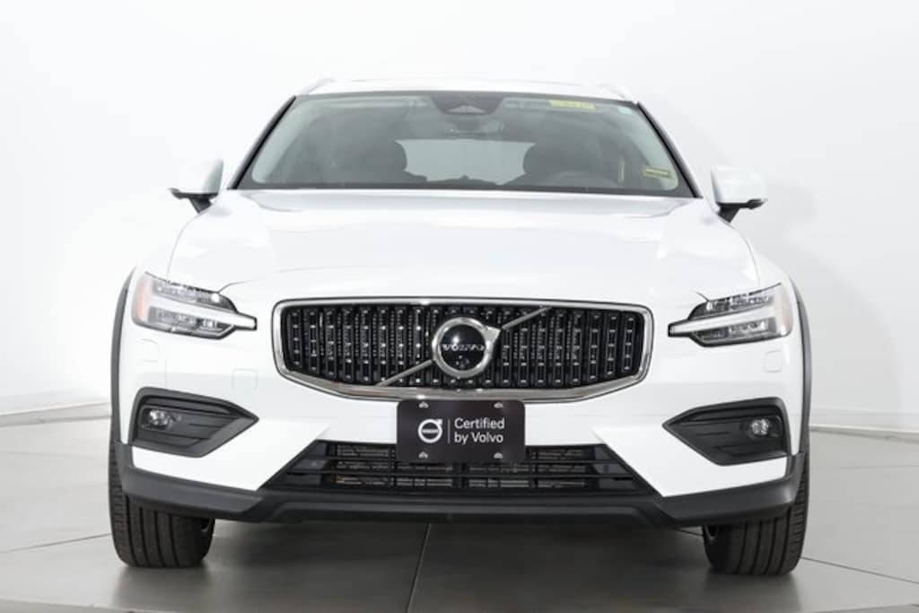 Certified 2025 Volvo V60 Cross Country B5 Plus Wagon