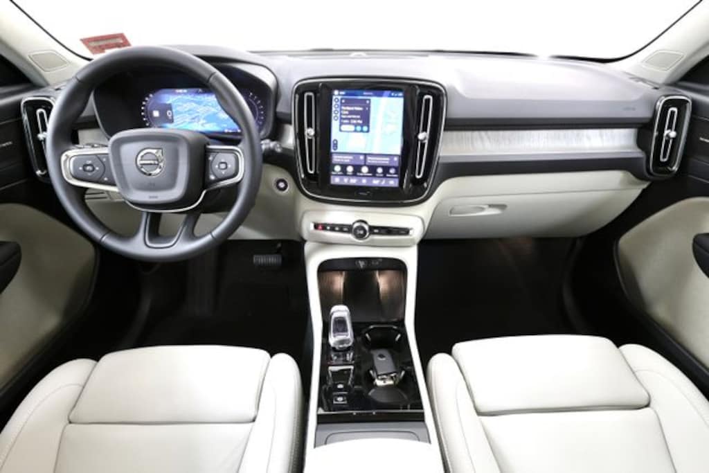 New 2026 Volvo XC40 B5 Ultra SUV