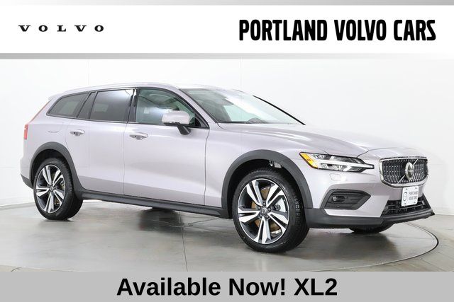 2026 Volvo V60 Cross Country B5 Plus AWD's photo