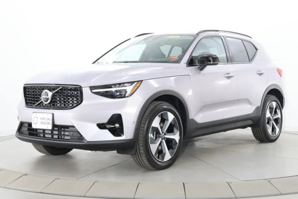 New 2026 Volvo XC40 B5 Plus SUV